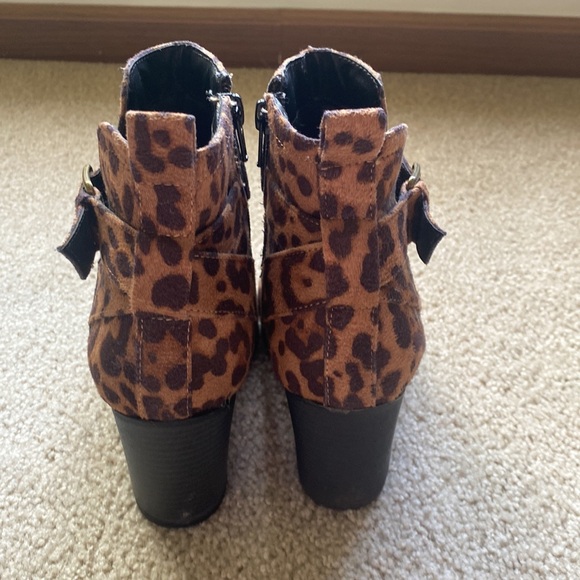 Time and Tru Cheetah/Leopard Print Booties — Size 7 1/2!! - Picture 3 of 9